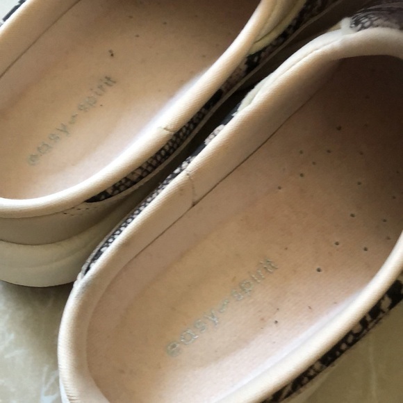 Easy spirit slip on sneaker size 6.5 - Picture 4 of 4